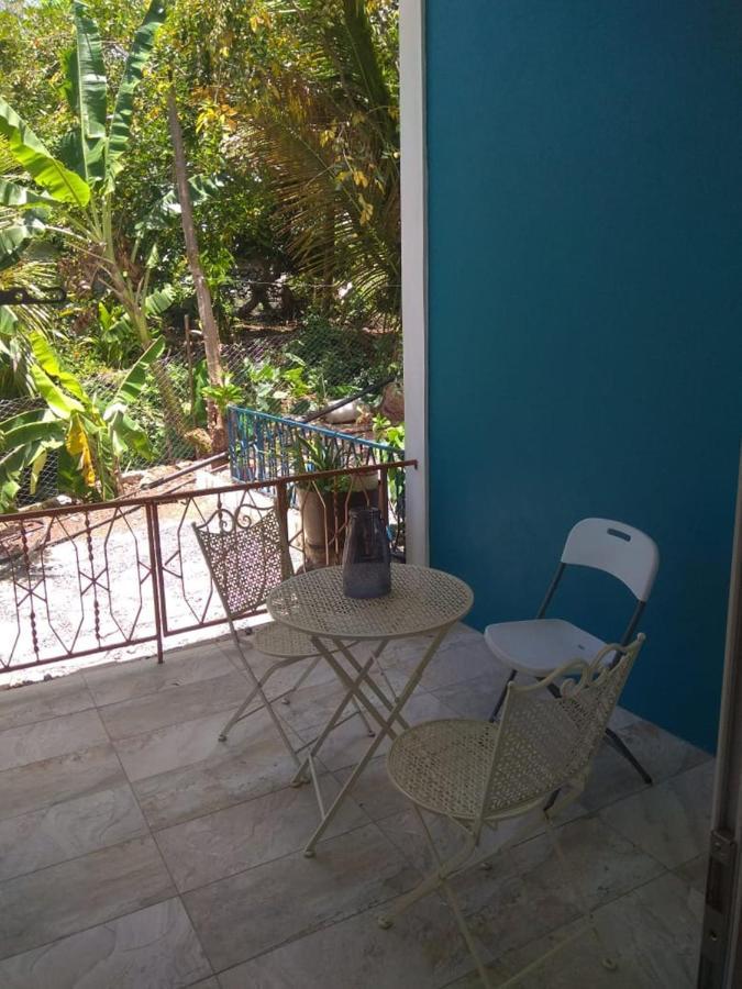 Les Antigones Bed & Breakfast Порт Матурин Екстериор снимка