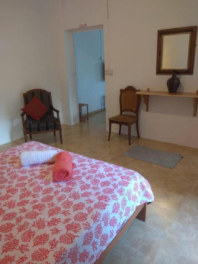 Les Antigones Bed & Breakfast Порт Матурин Екстериор снимка